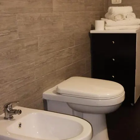 Con Bagno Ingresso Autonomo 게스트하우스 3*